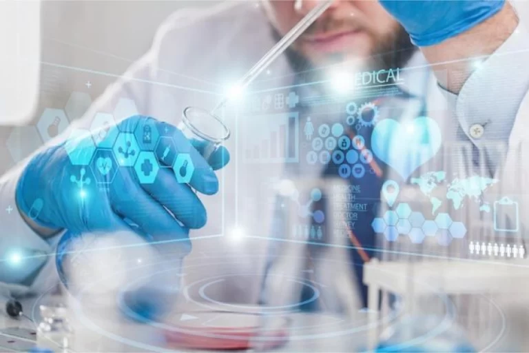 A scientist wearing blue gloves working with a pipette in a laboratory, with overlay graphics showing data and medical icons, representing IT solutions for streamlining drug development in the pharmaceutical industry.